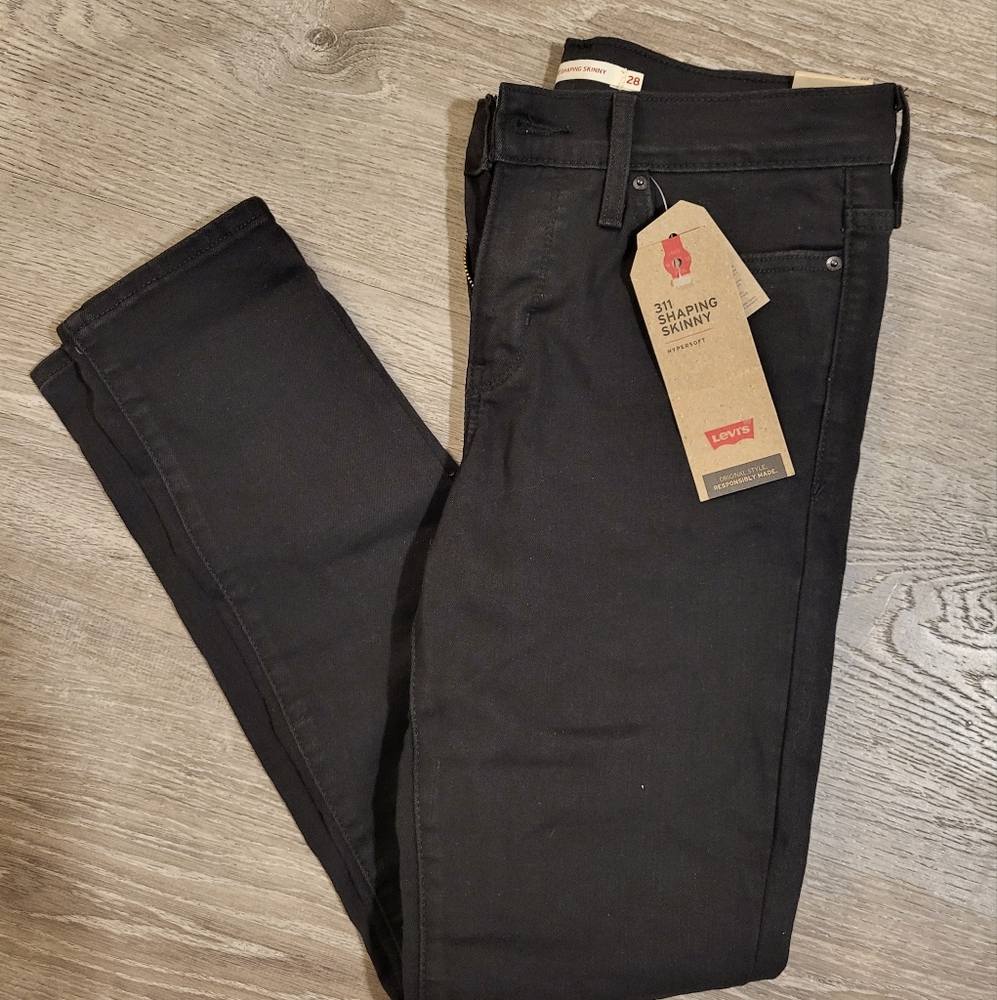 NWT black Levi jeans